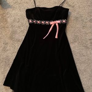 Juniors velvet dress